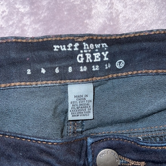 EUC Ruff Hewn Jeans Ankle Length Dark Wash Flower Detail Size 16 - Picture 5 of 9